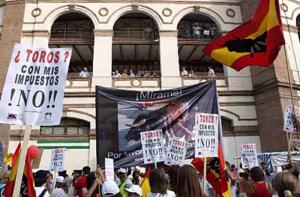 Éxito en la manifestación contra la tortura taurina en Málaga